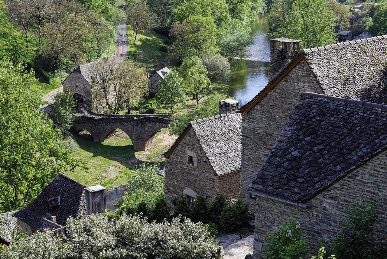 Gite De La Cascade Salles-la-Source 外观 照片